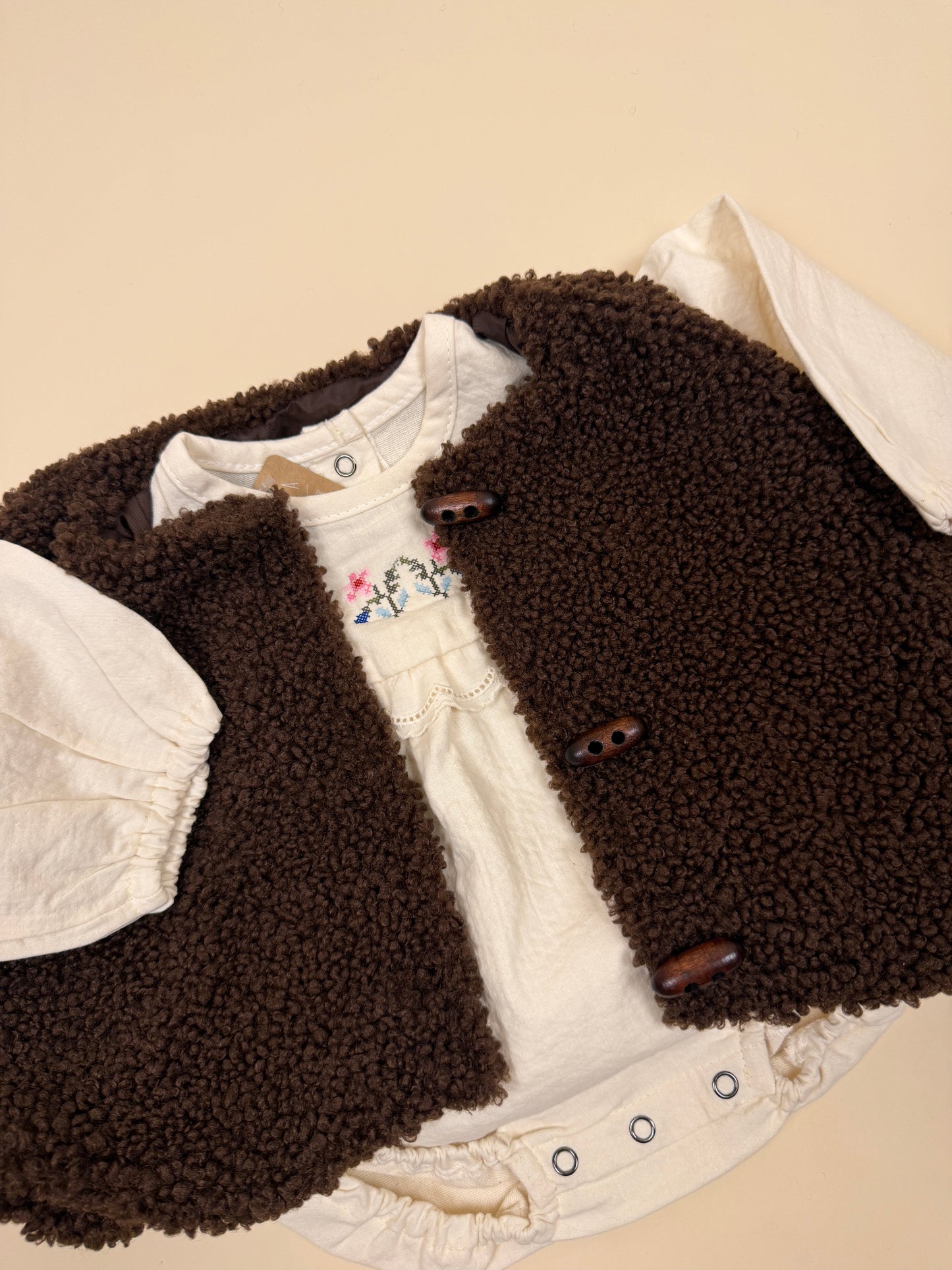 VEST | teddy love