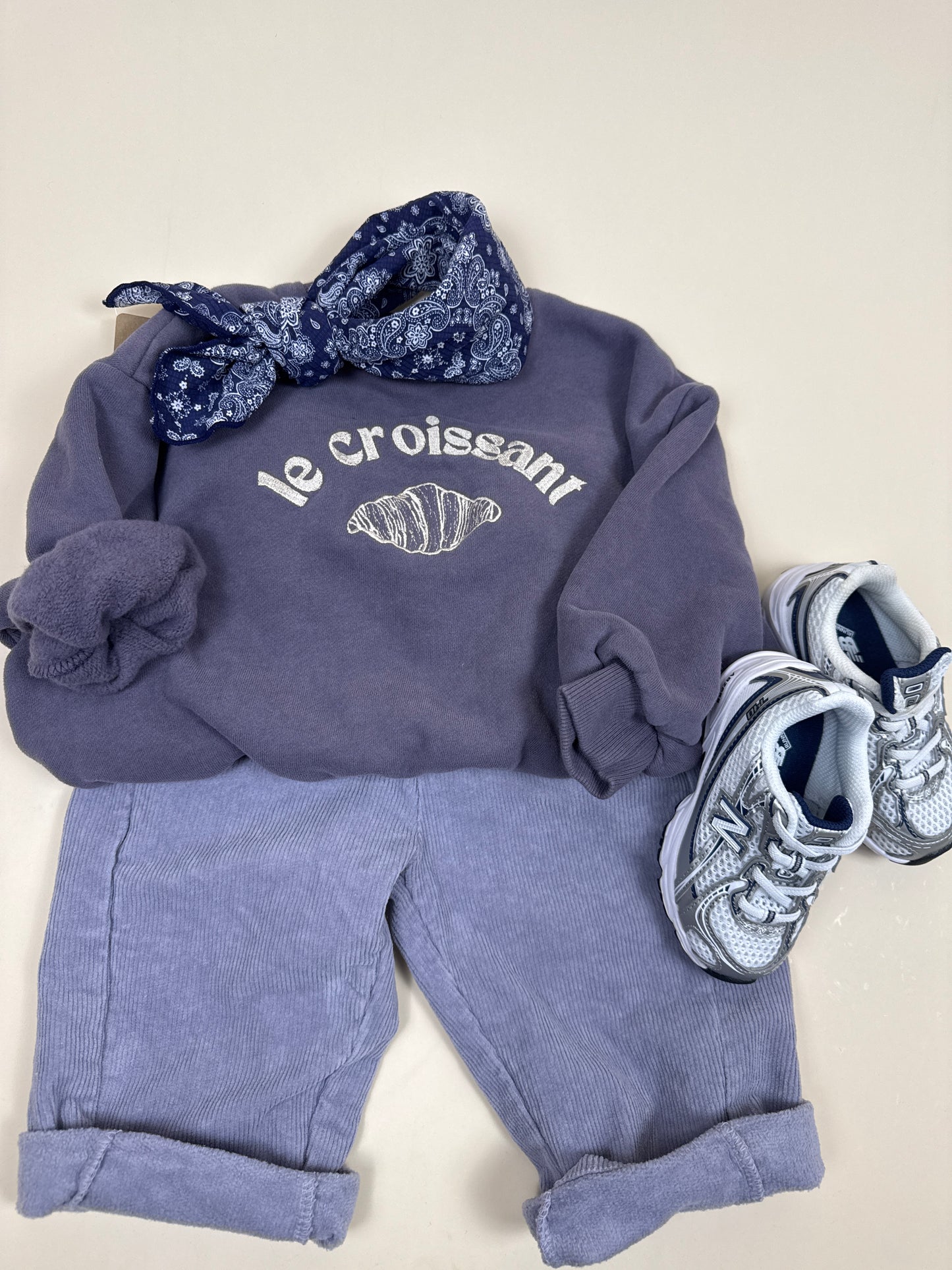 SWEATSHIRT| croissant