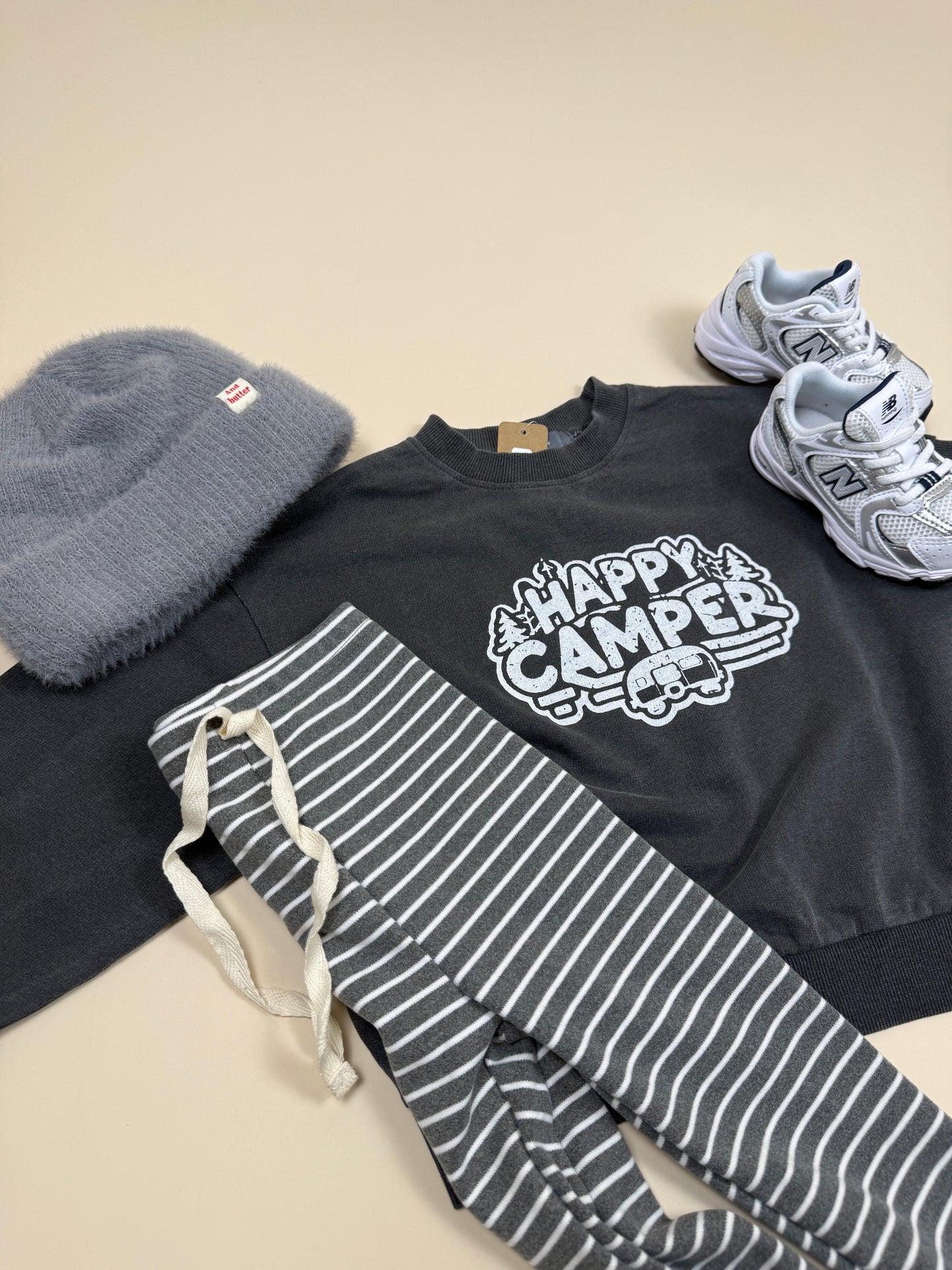 SWEATSHIRT | Happy Camper