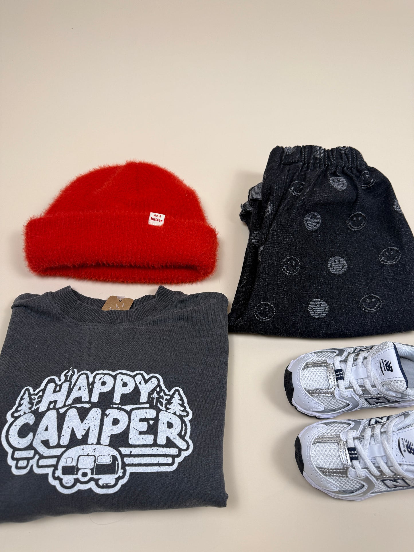 SWEATSHIRT | Happy Camper