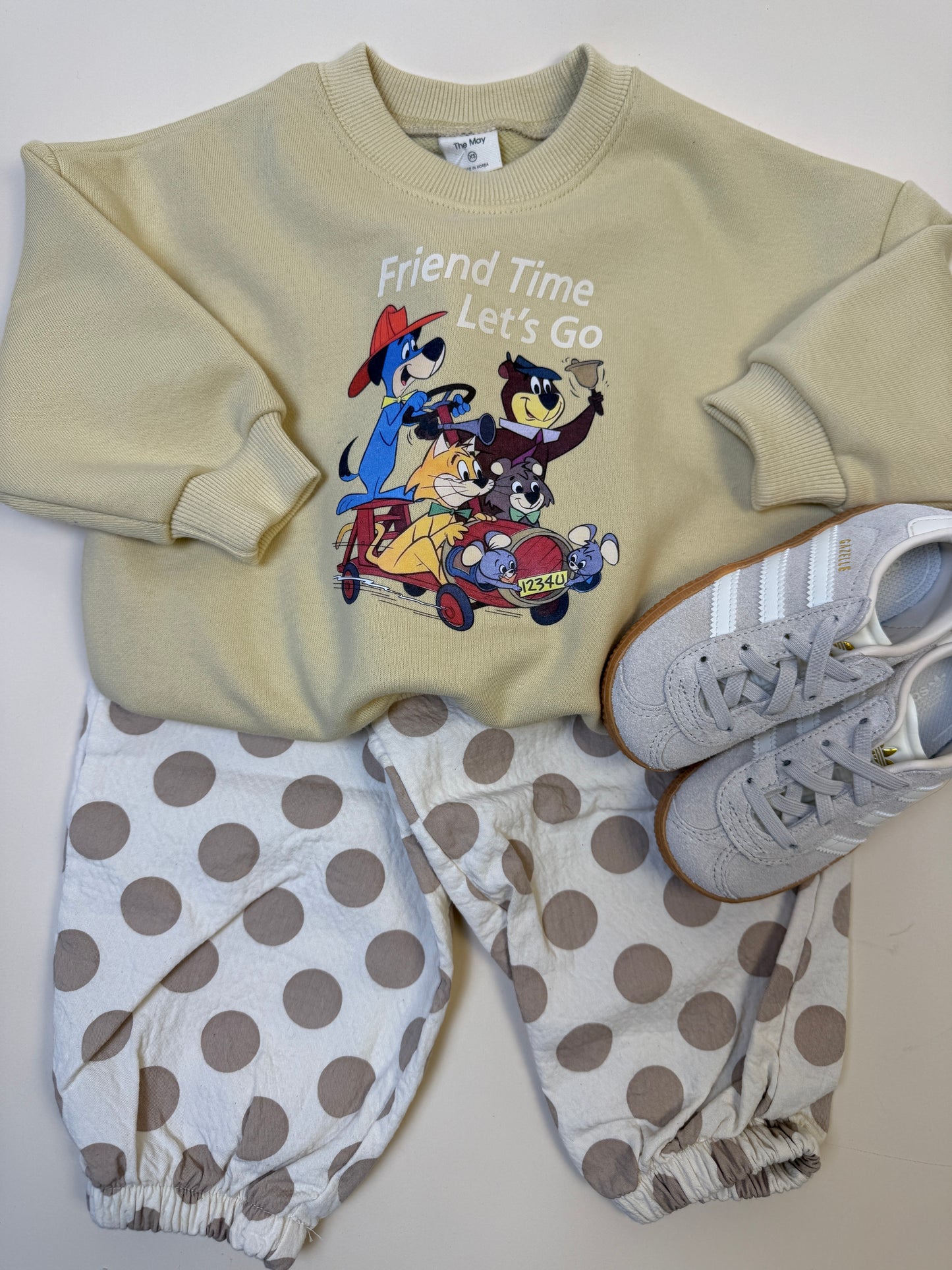 SWEATSHIRT | let’s Go friends