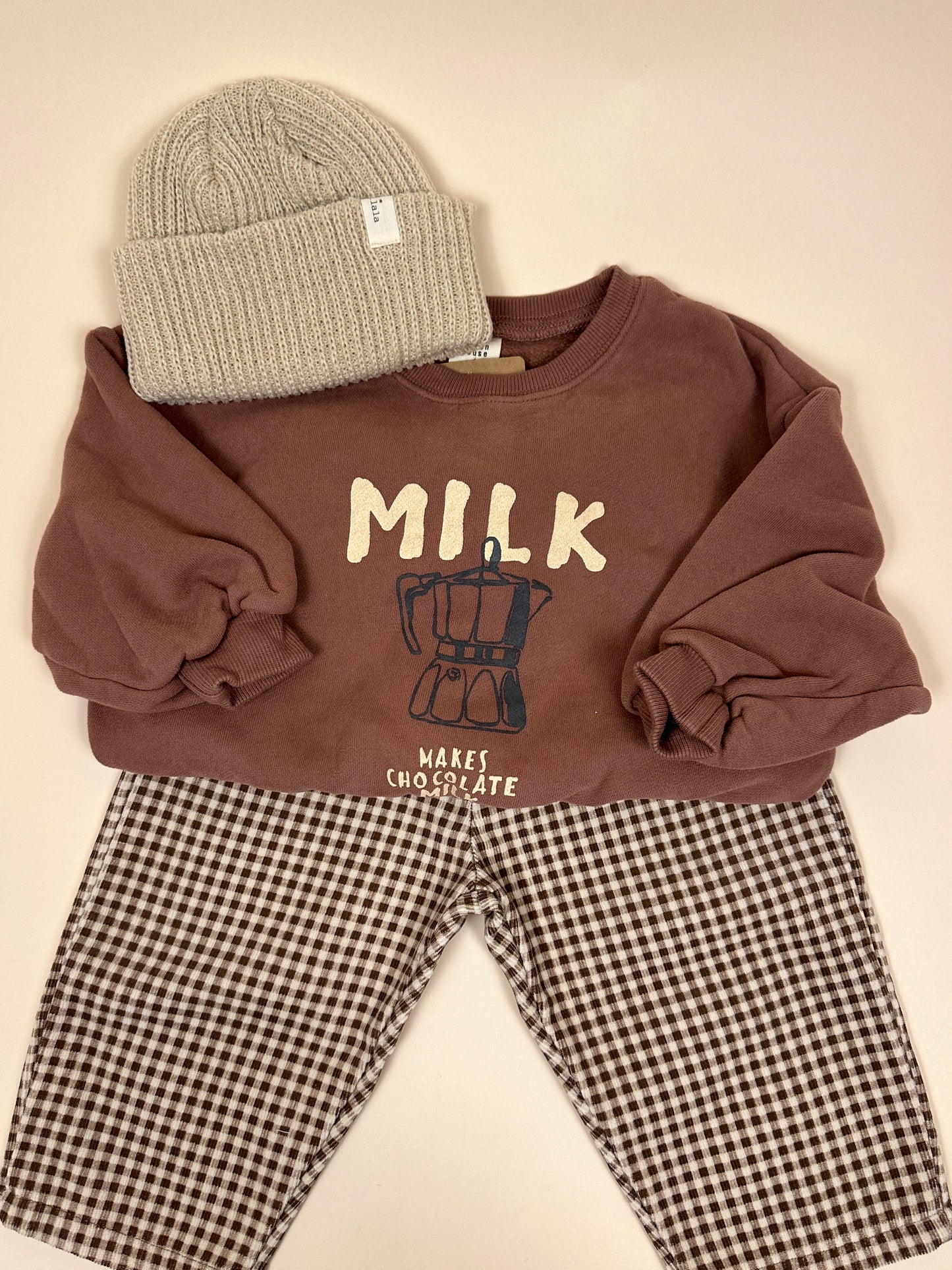 SWEATSHIRT| milk