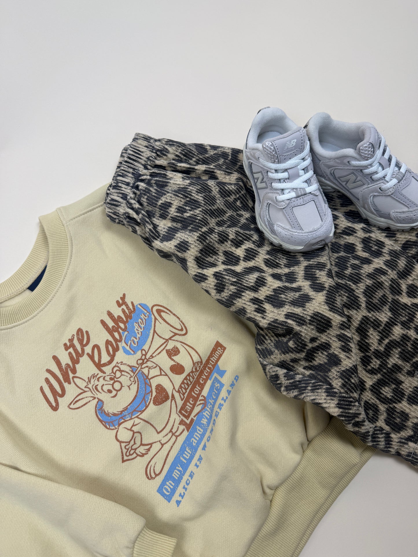 SWEATSHIRT | retro bunny