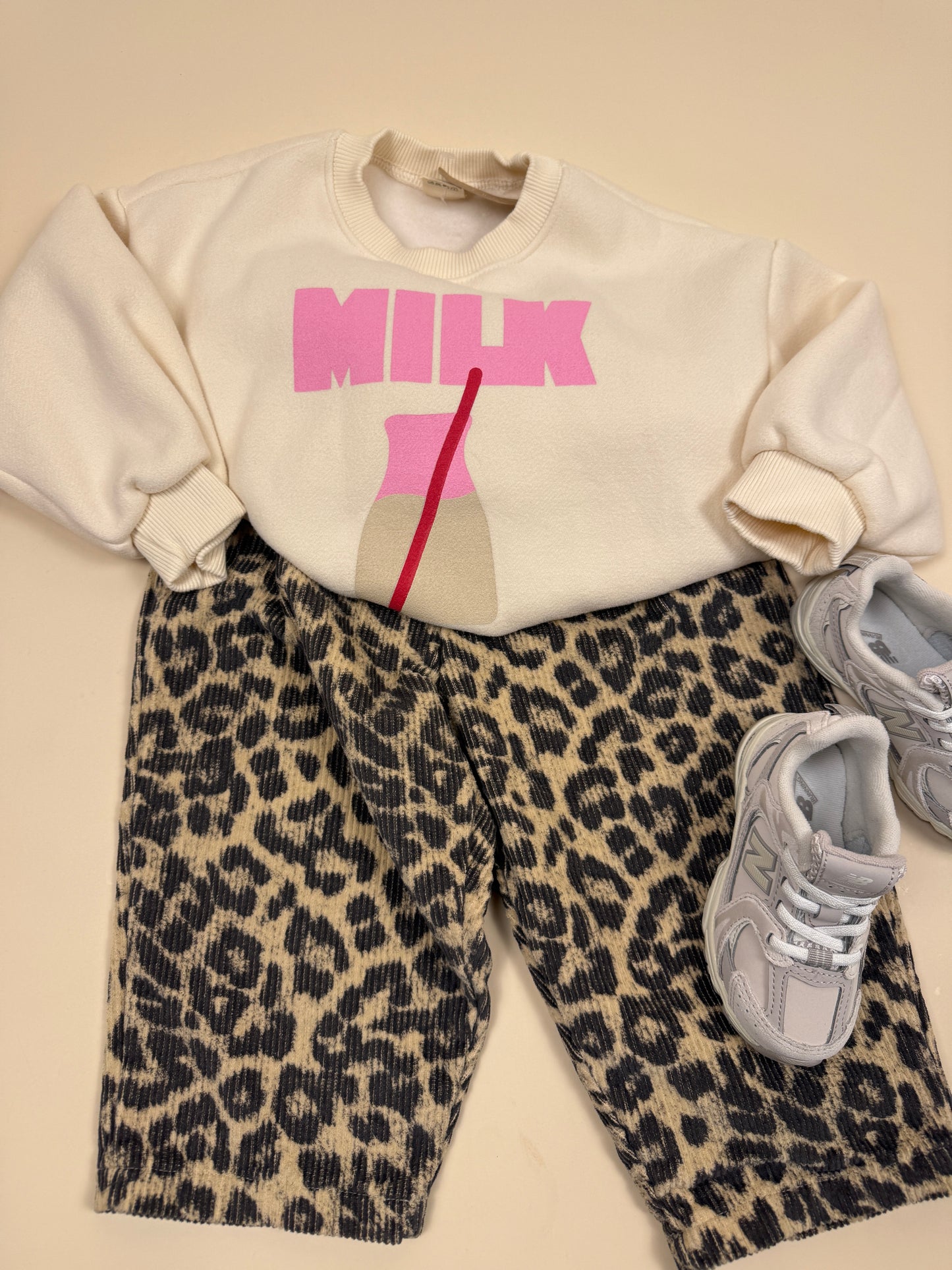 SWEATSHIRT | milk