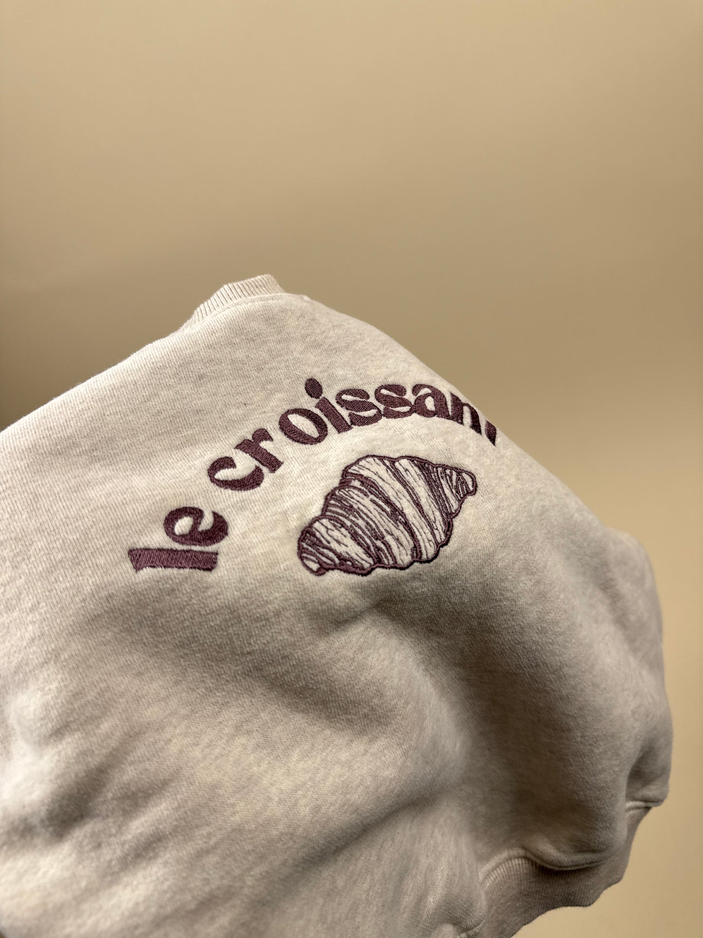 SWEATSHIRT| croissant