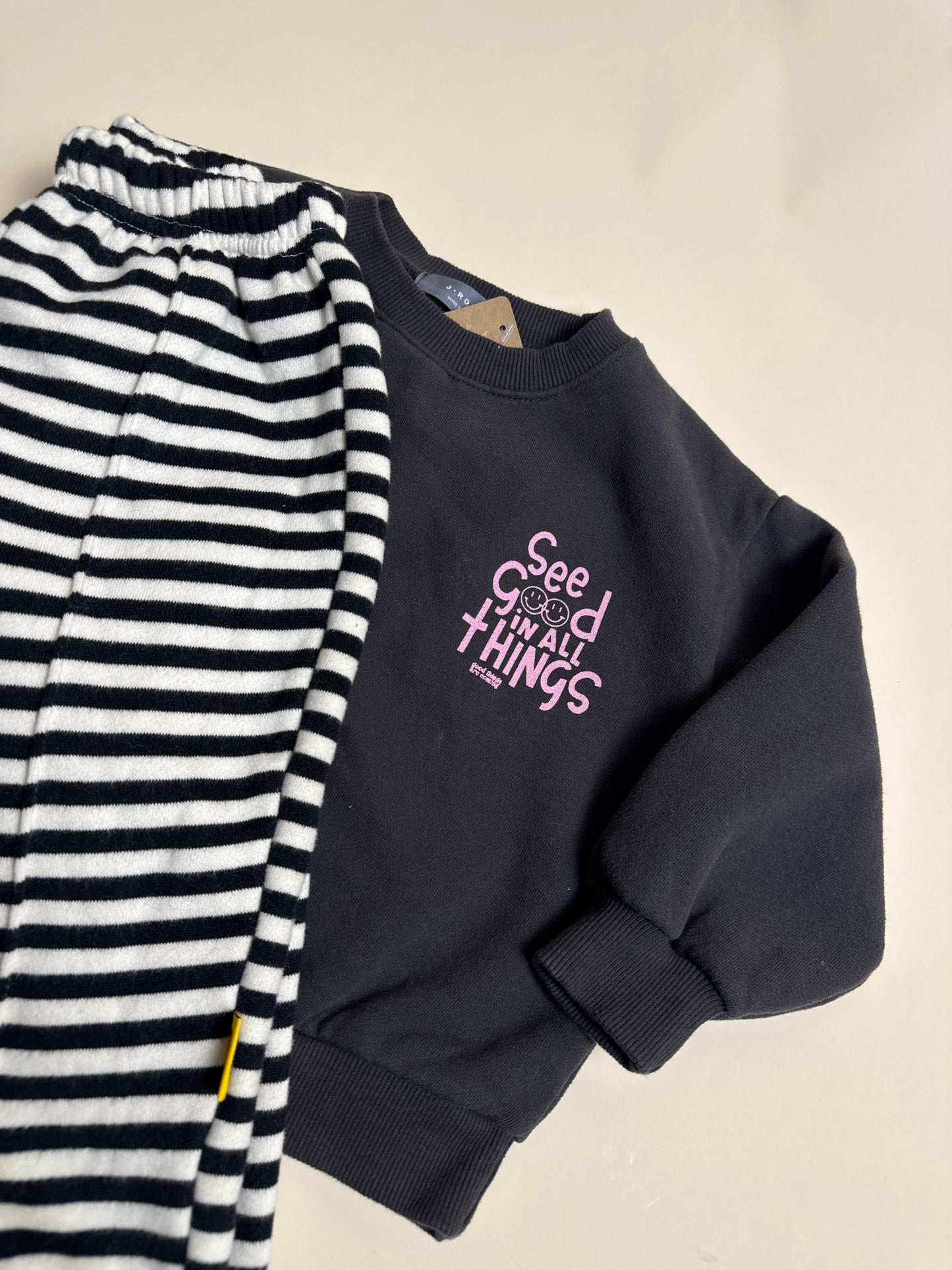 SWEATSHIRT | good smile