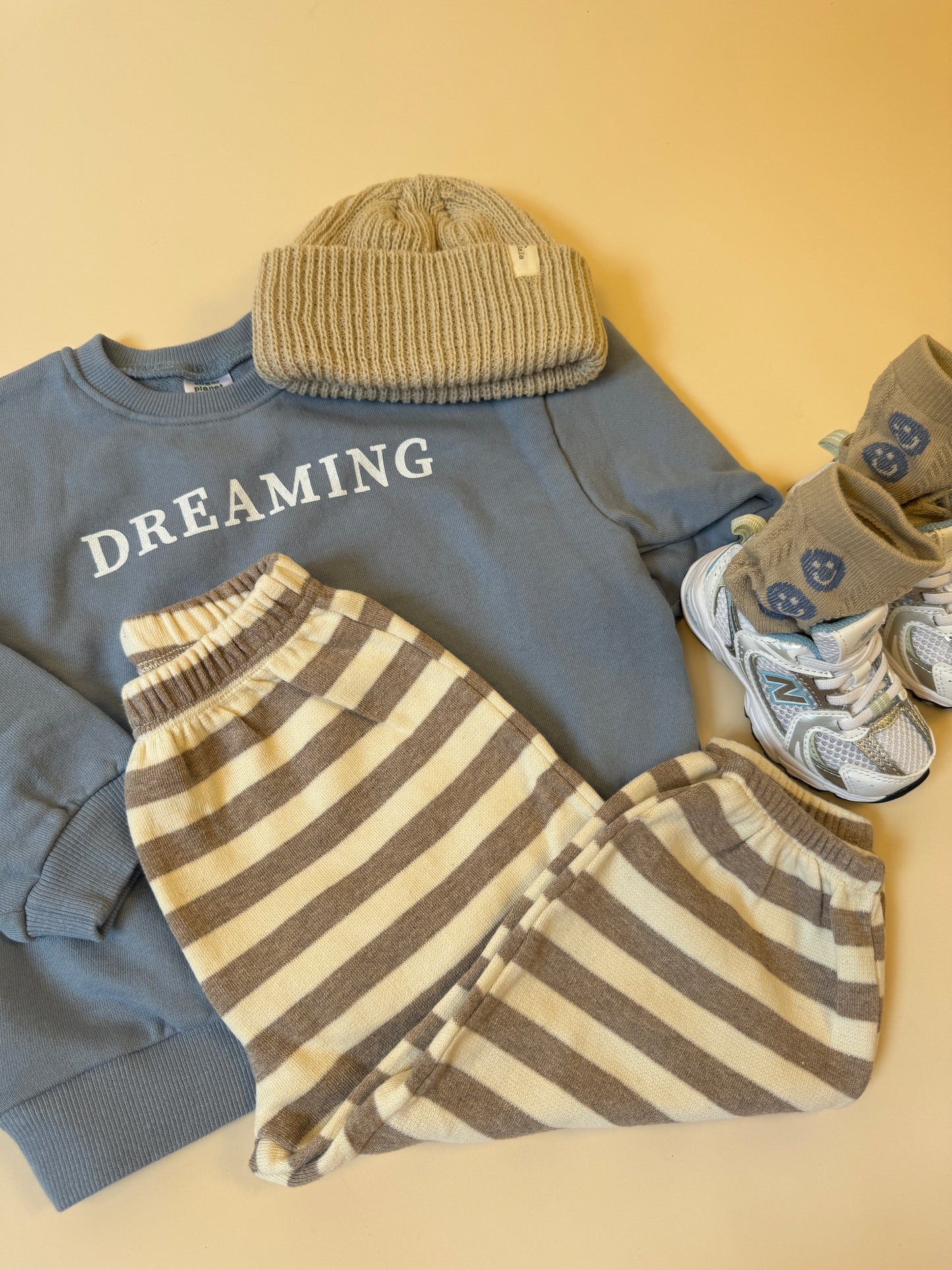 SWEATSHIRT| dreaming