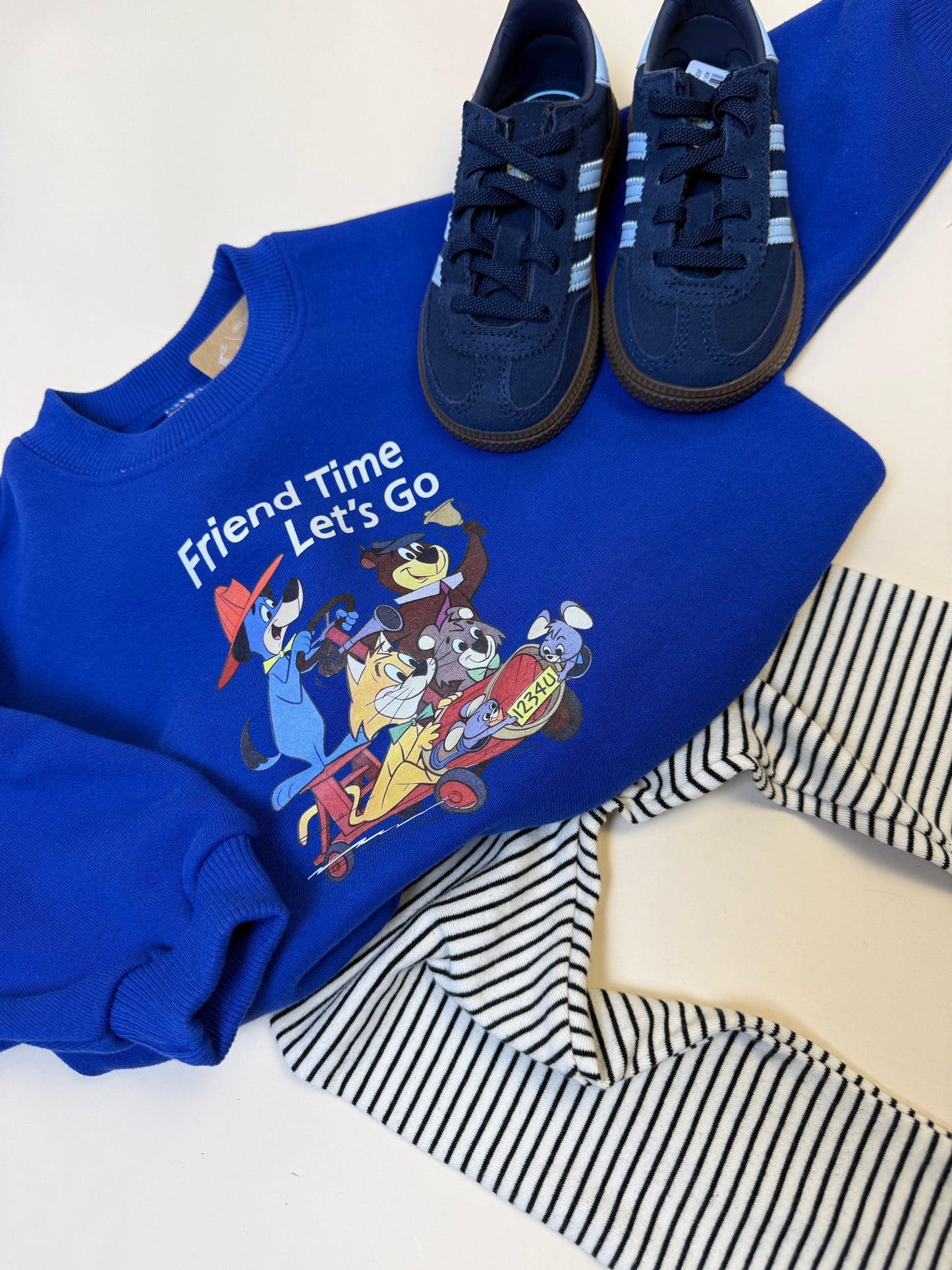 SWEATSHIRT | let’s Go friends