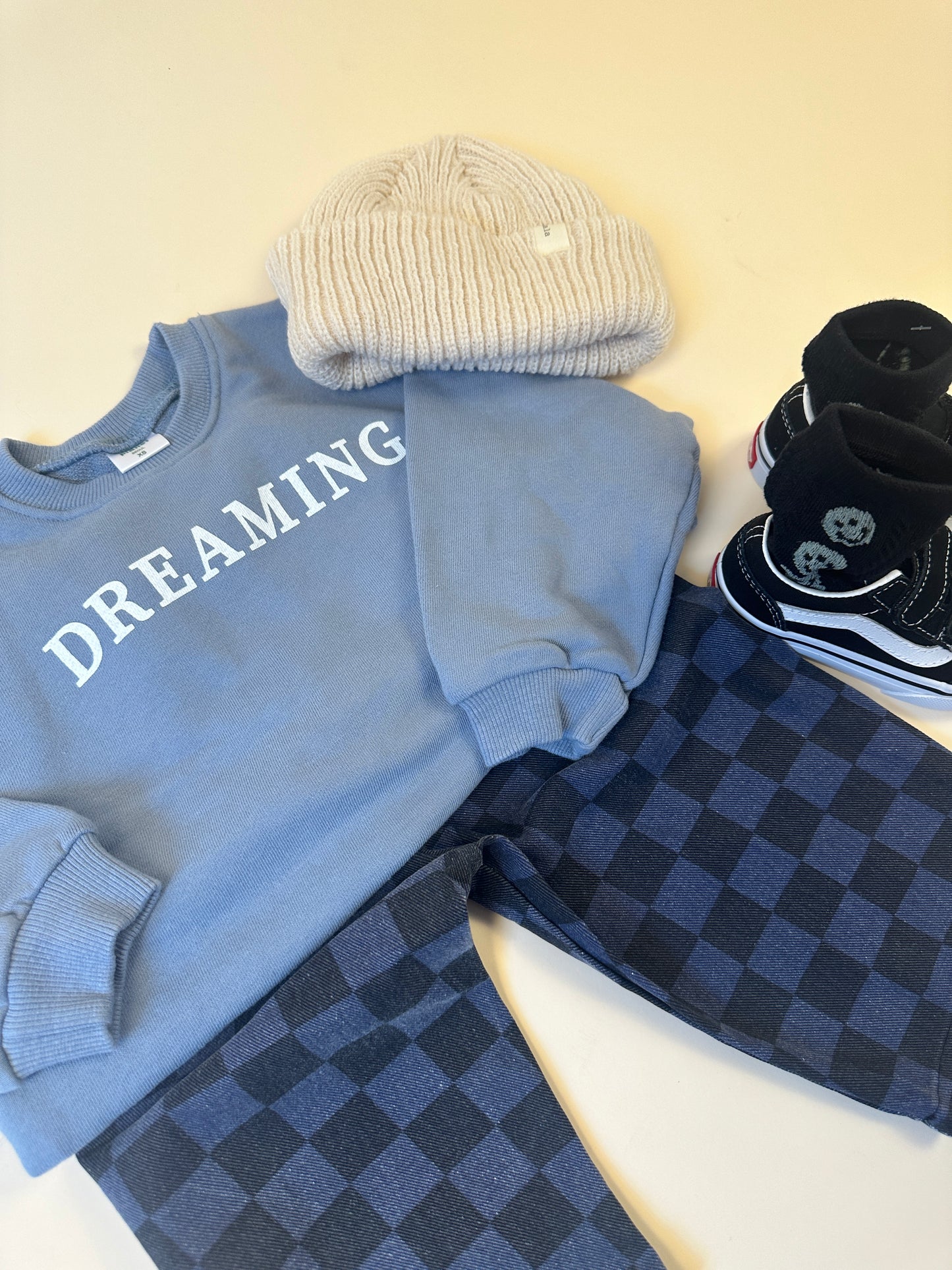 SWEATSHIRT| dreaming