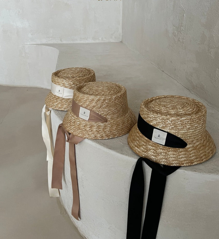 HAT| straw