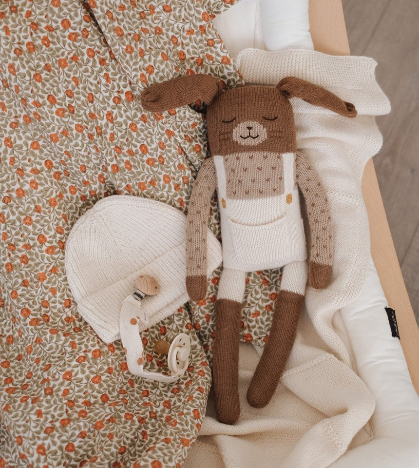 BUNNNY KNIT TOY LARGE | ecru overalls